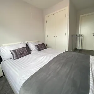 Contemporary Centre In The Aspect Apartment
