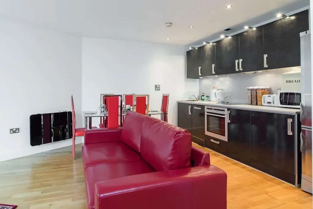 Cardiff City Centre Apartment