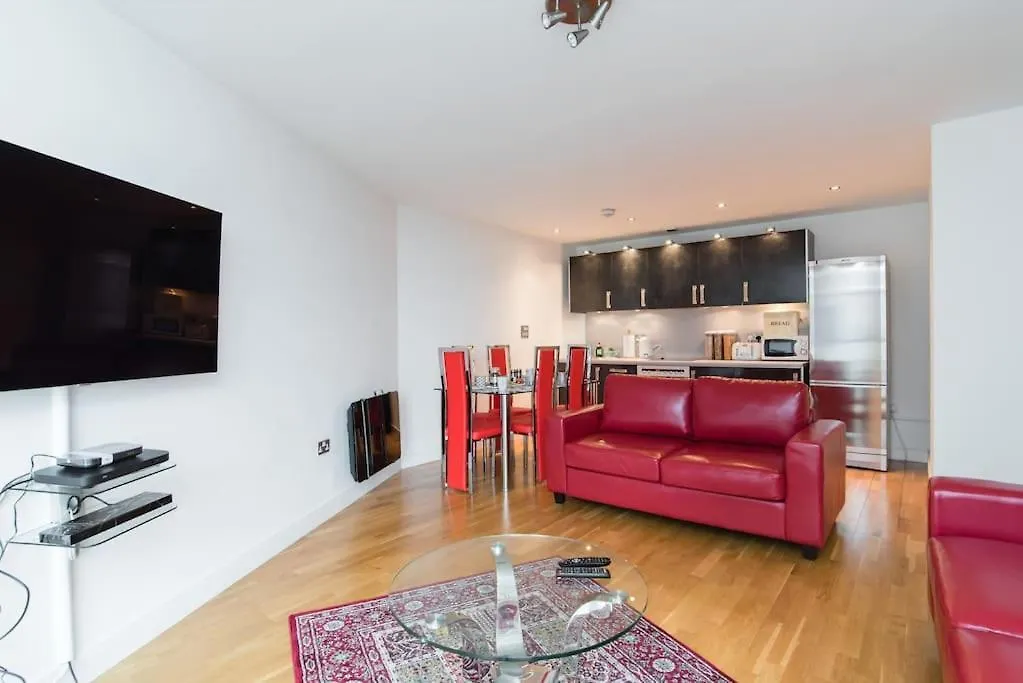 Cardiff City Centre Apartment